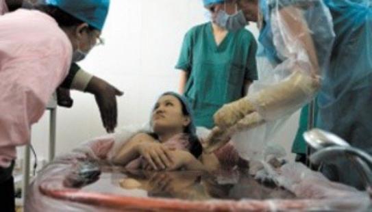 水中分娩好吗,水中分娩贵吗优缺点