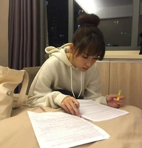 40岁徐子珊宣布退圈，主修心理学课程，或与情路不顺有关