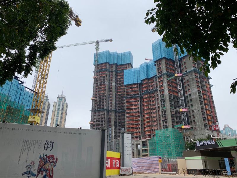 加油站垃圾站环绕的福田“伪豪宅”哪来的勇气卖10.5万/平？