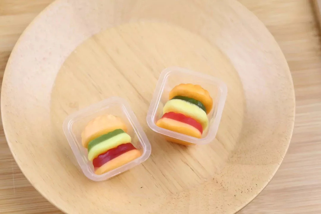 80后的童年回忆零食粘牙糖小卖部,8090后的童年回忆小零食小黄桃