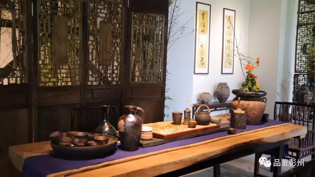 走遍中国的“寻鞋哥”来了！这回居然换上“军乐造”