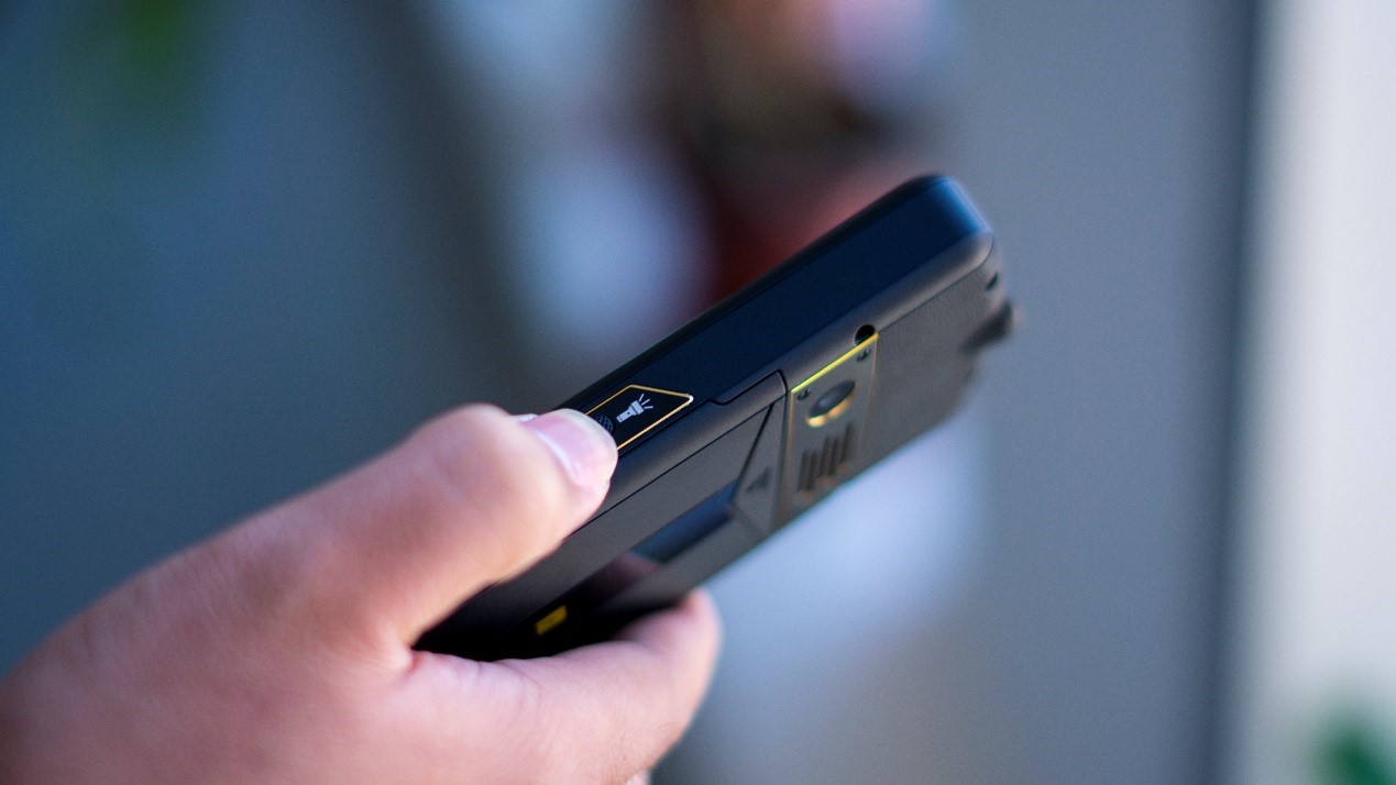 agm大屏三防手机哪个最好用,全新三防老人机m5