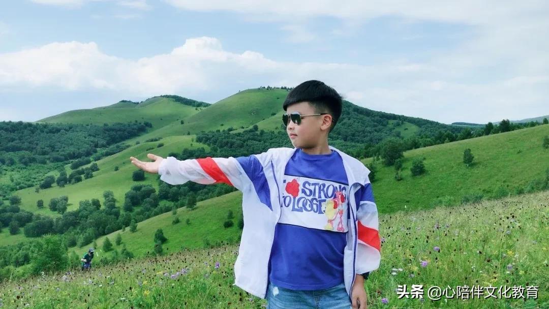 银湖实验胡允泽||《缅怀英雄，牢记初心，勇当先锋》