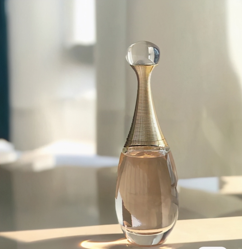 启蒙香，你的第一瓶香水是不是这七款中的一个