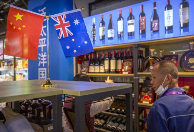 不等中国出手，澳在华市场被“五眼”吃掉，赵立坚嘲讽：应得下场