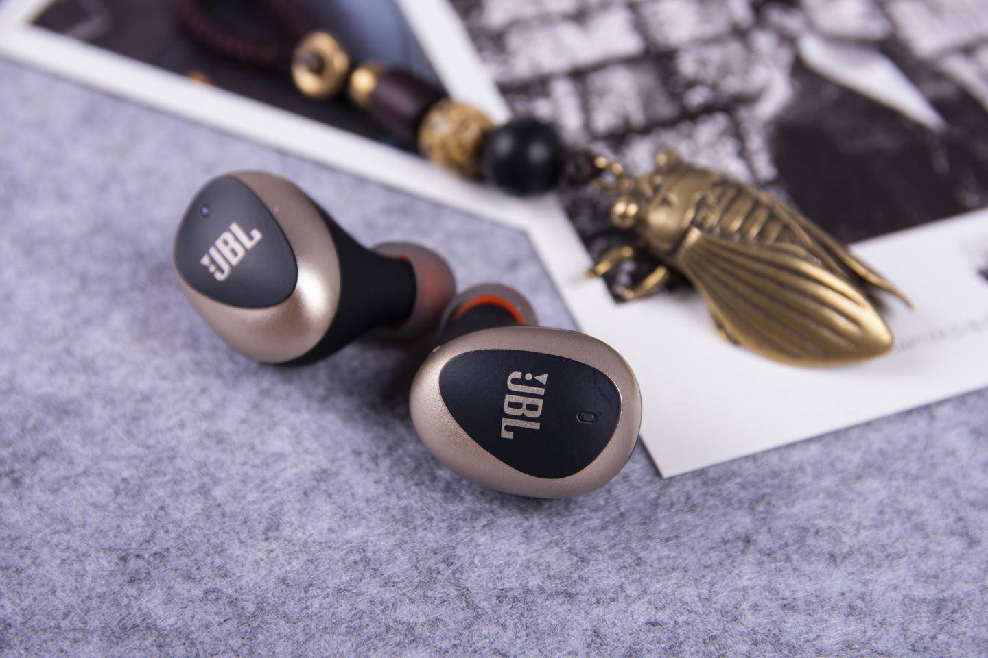 799元能够买到啥jbl防水无线耳机,jbl透明蓝牙耳机测评