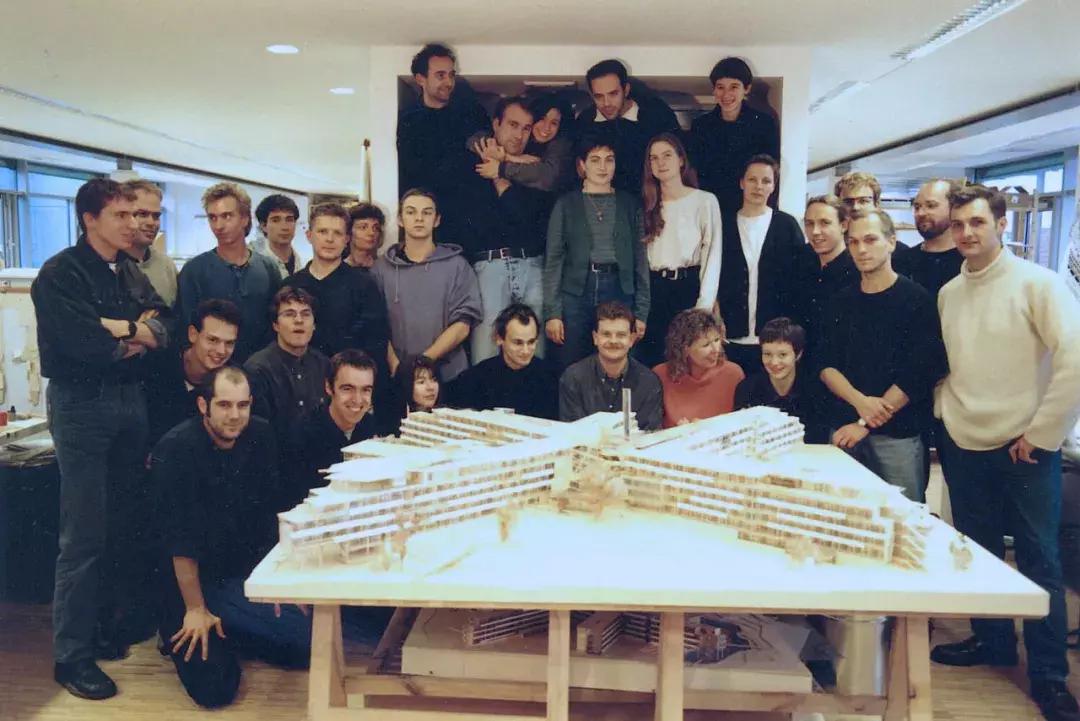 adidas总部照片,adidas总部上班