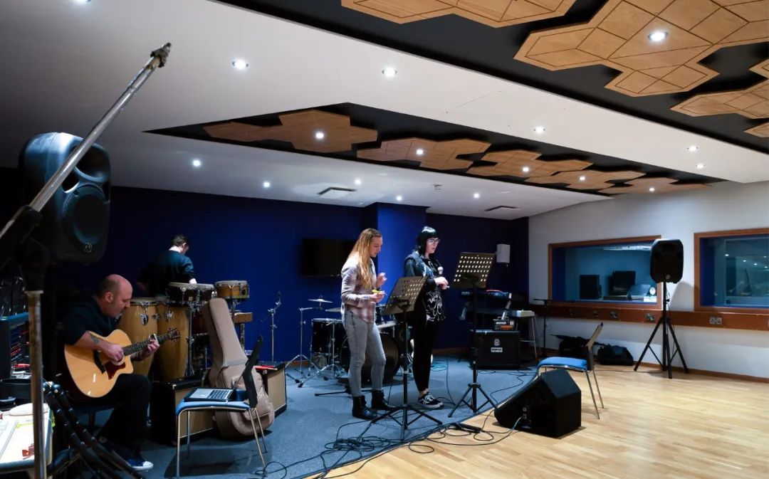 MET布莱顿城市学院