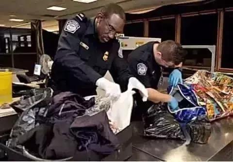 办理出入境需要费用吗,办理出境证后能够退钱吗