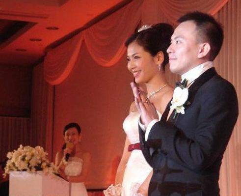 婚后13年深夜感慨，王珂投资再失利？刘涛迅速辟谣只为力挺老公
