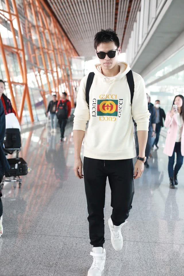 孙杨穿什么裤子好看,孙杨穿衣搭配图片