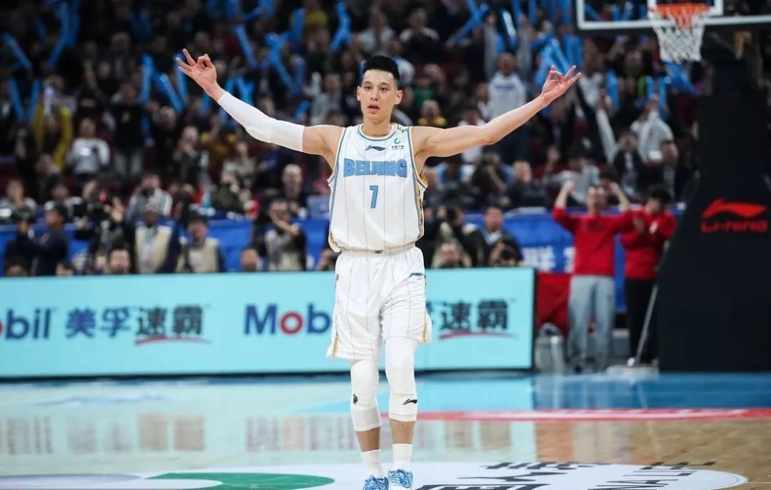 林书豪头破血流,林书豪手肘撞飞