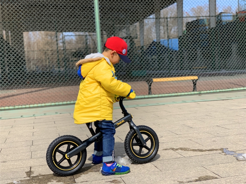 柒小佰700kids 儿童滑步车pro (柒小佰儿童滑板车怎么折叠)