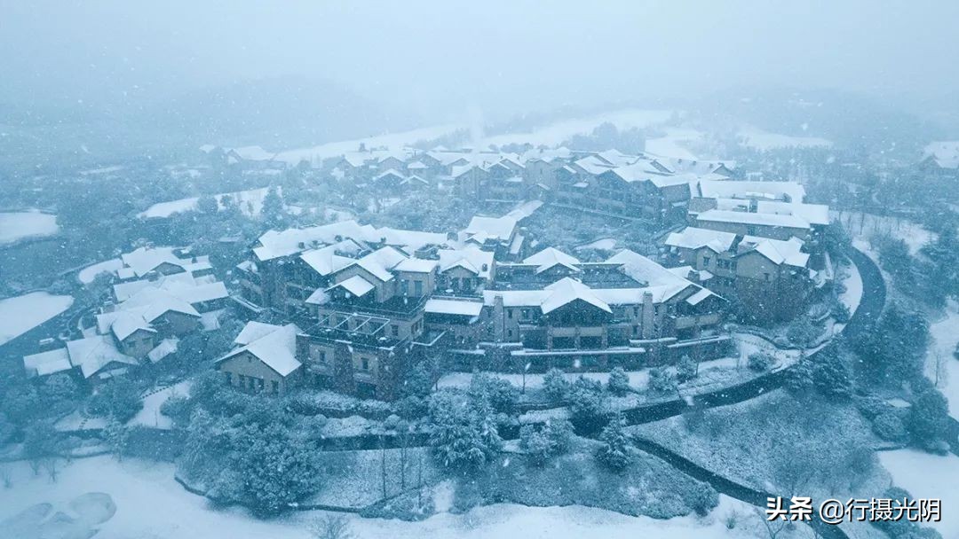 安吉民宿下雪的视频,安吉城堡酒店