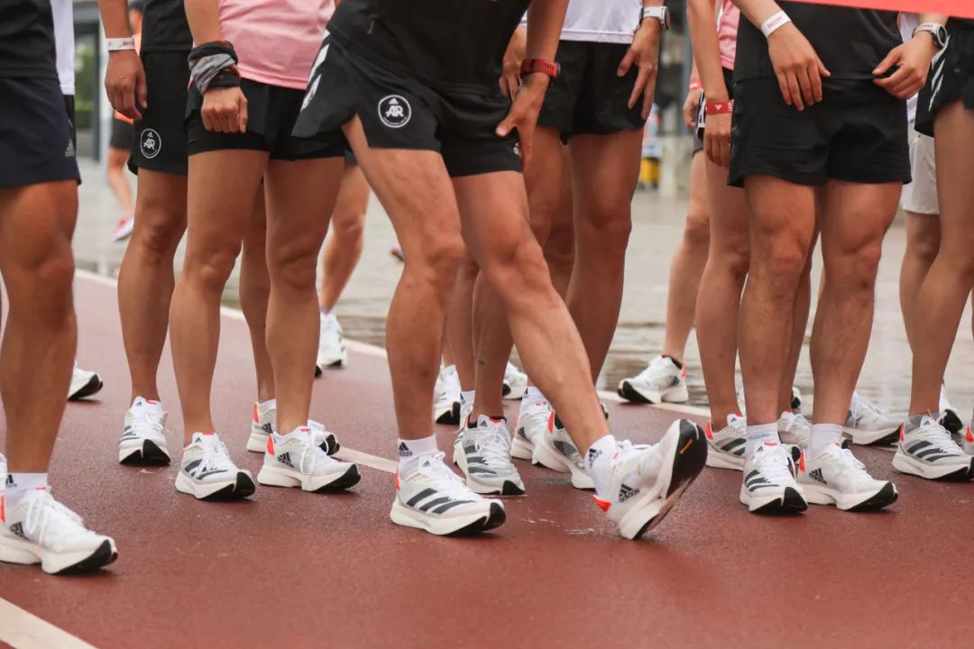 newbalance碳板跑鞋,碳板跑鞋2023