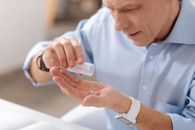 什么牌子的口服甲硝唑好使,几块钱一瓶甲硝唑能够治几种病