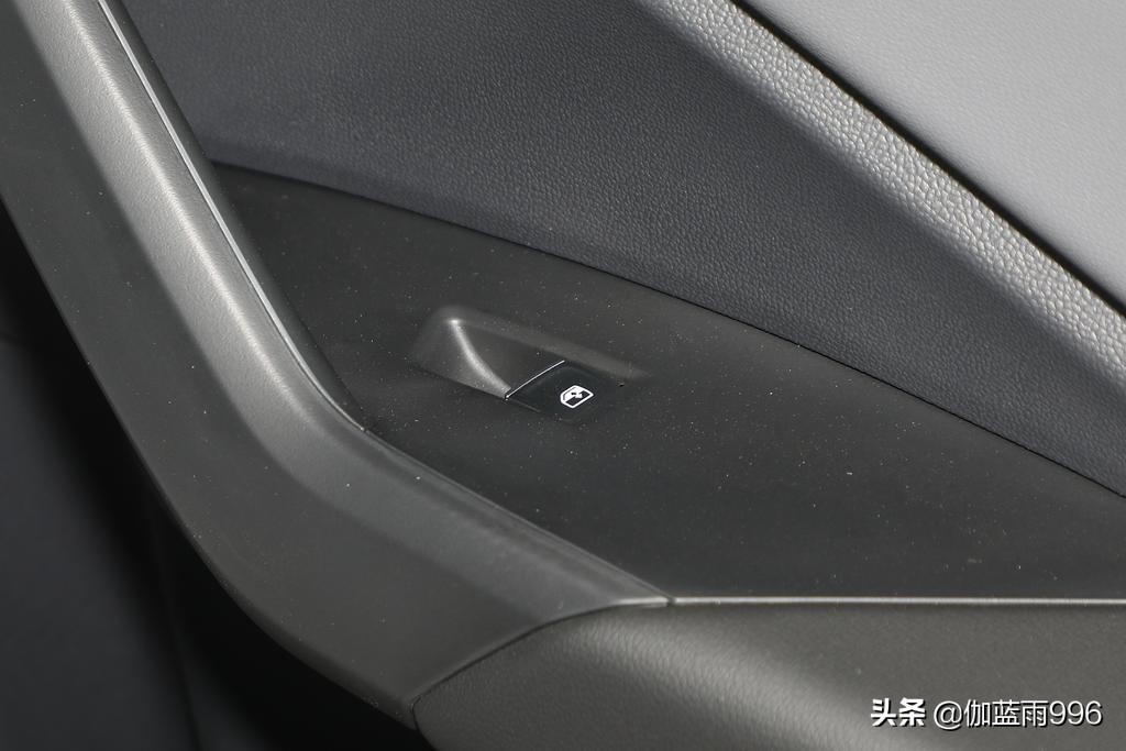 全新一代速腾到底怎么样,速腾豪华版空间