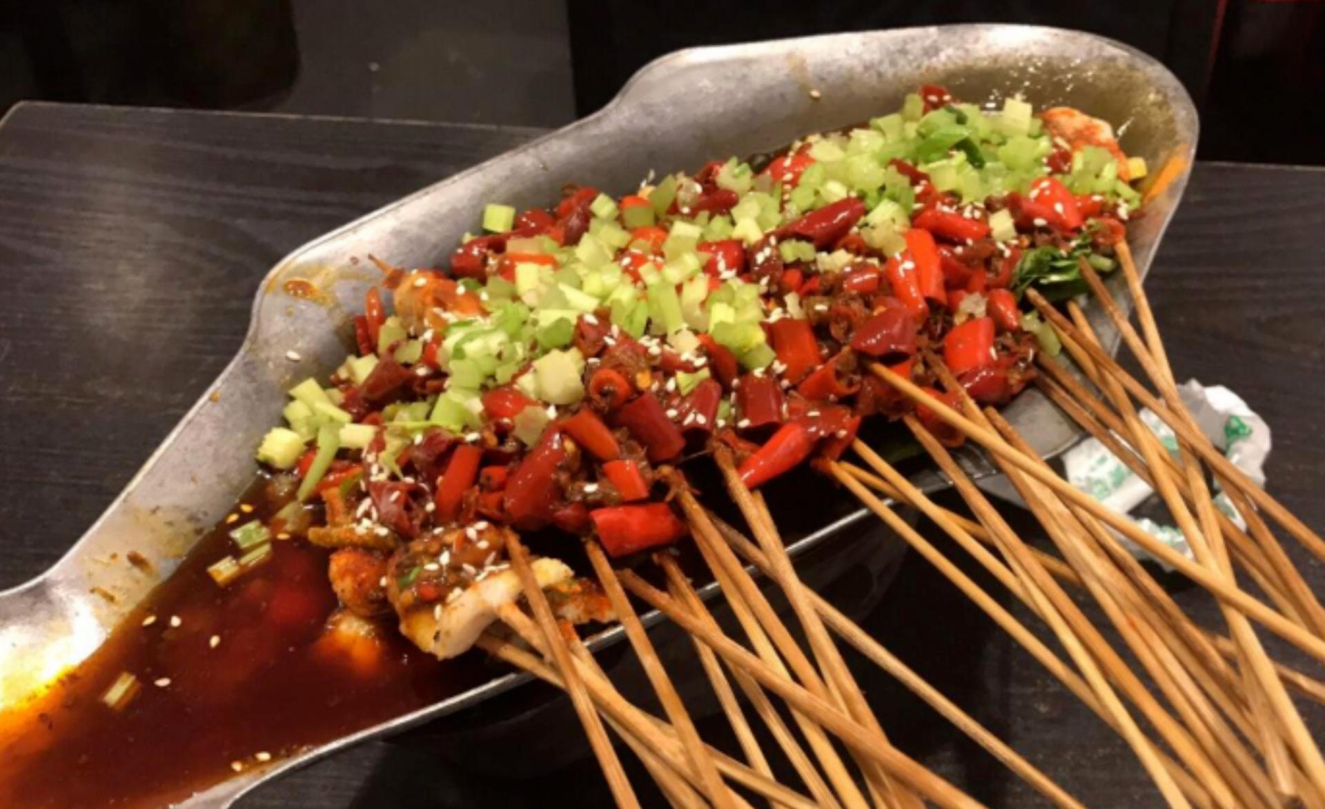 成都美食攻略小吃街本地人推荐,探访成都新晋网红美食街地道美食