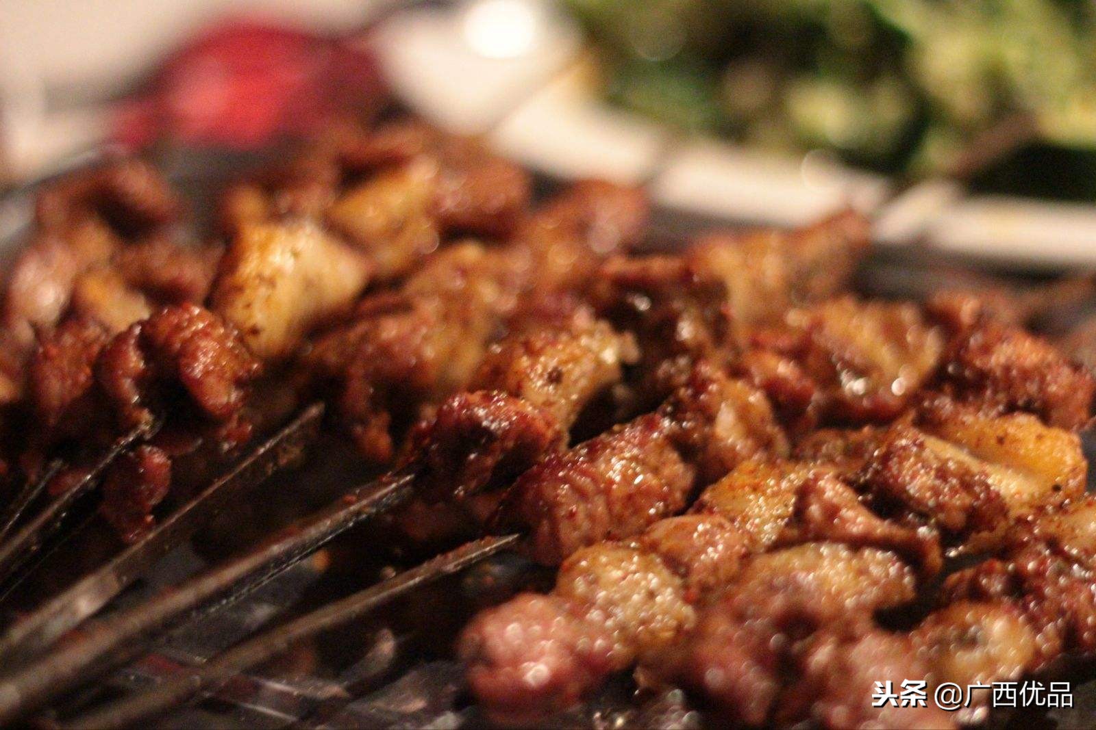 无烟烤全羊炉烤羊肉串,特色烤全羊及羊肉串技术