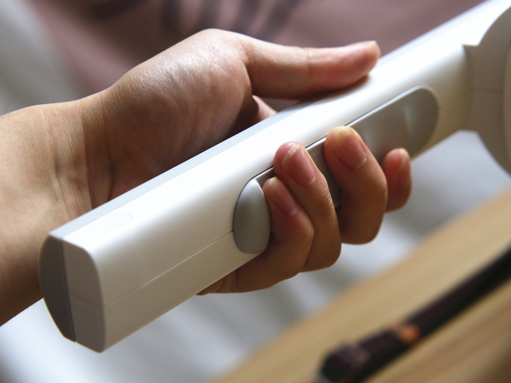 老表买了个小米有品上299的：德尔玛环吸背式吸尘器