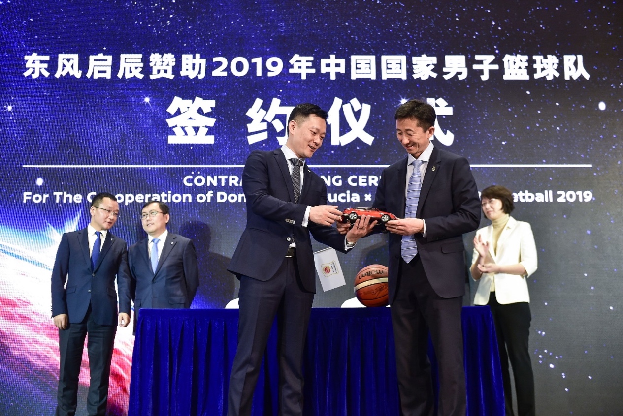 鏅烘収涓庡姏閲忕殑纰版挒,鏅烘収涓庡姏閲忕殑瀹岀編铻嶅悎