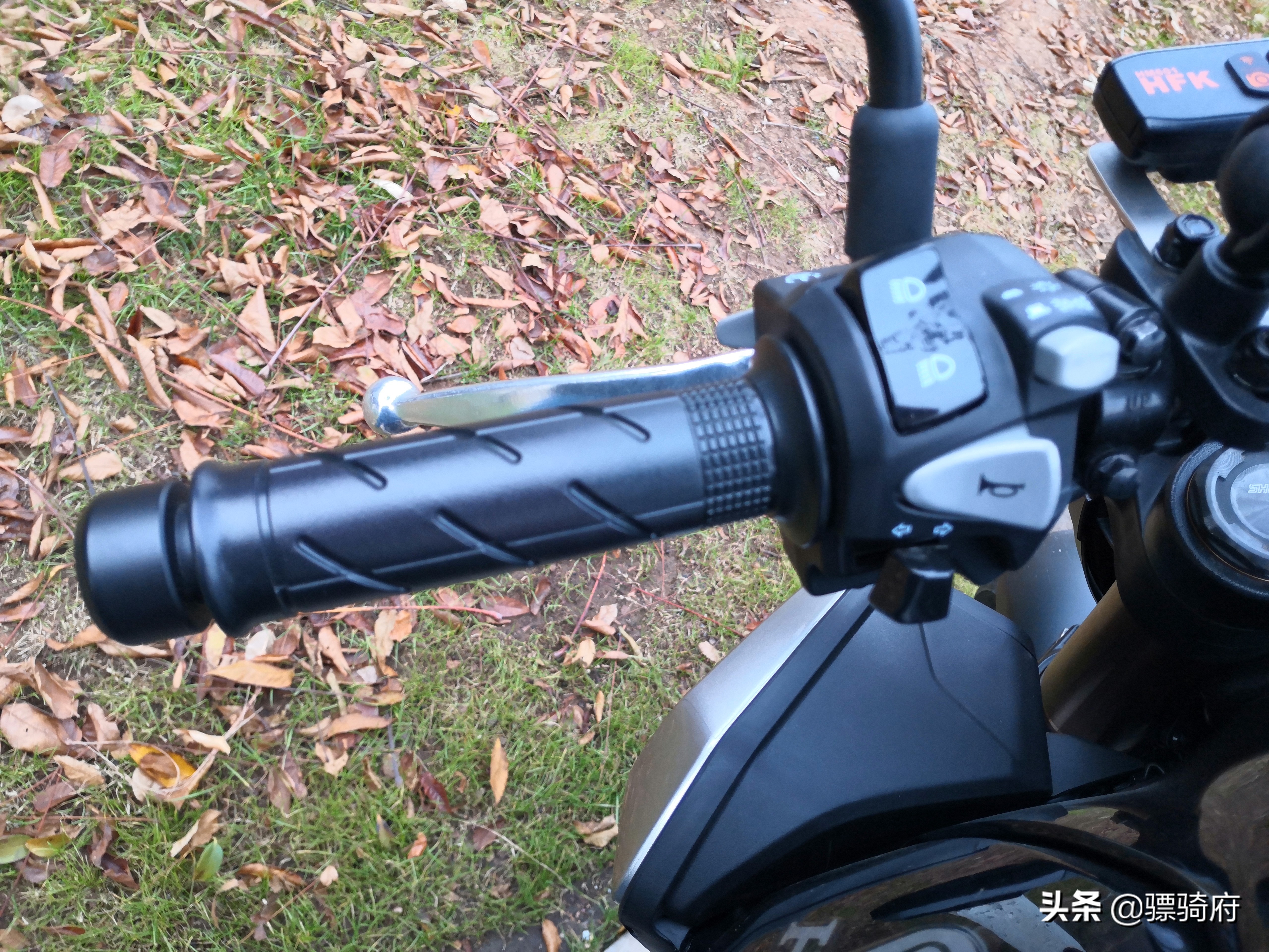 试驾本田CB650R,本田cb650r和川崎z900和duke790
