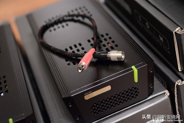 直接提升串流音乐的声音：SOtMsNH-10G网络交换器