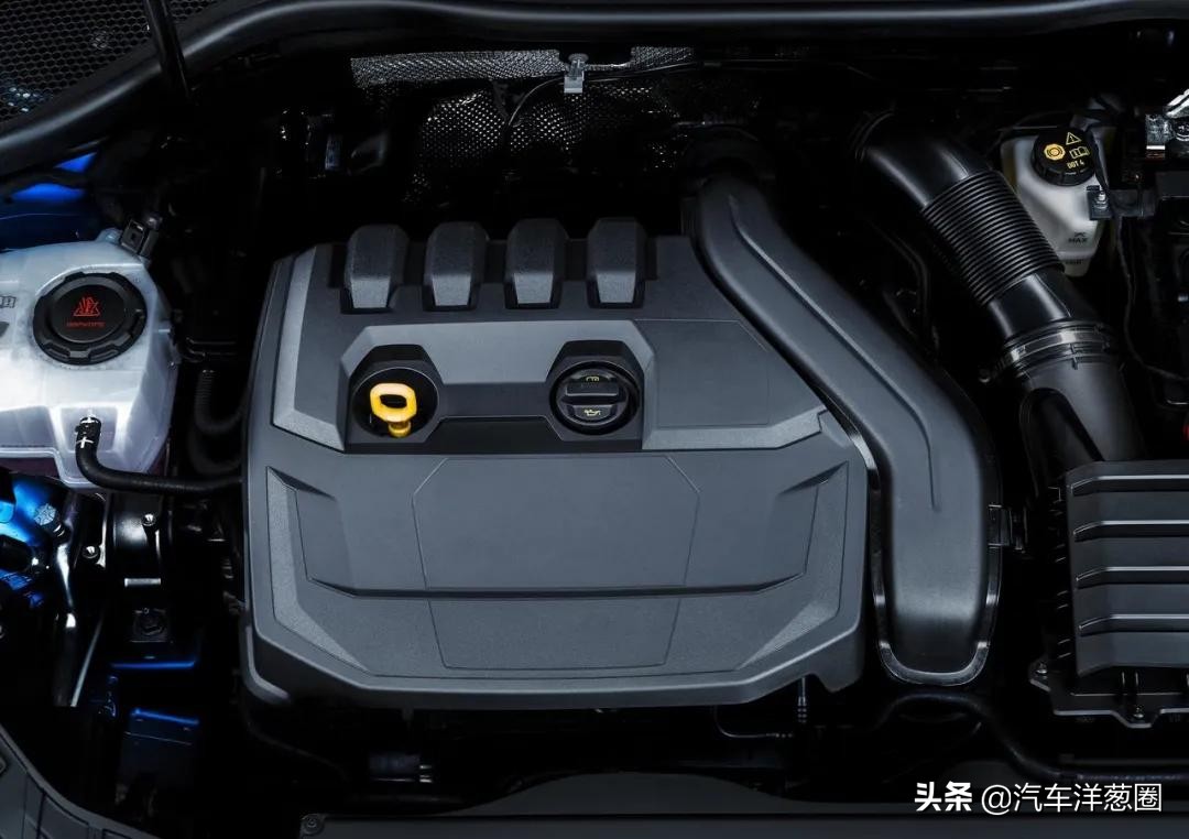 宝马换新车标了！蓝天白云帅炸，以后黑白标只代表低端宝马车主？