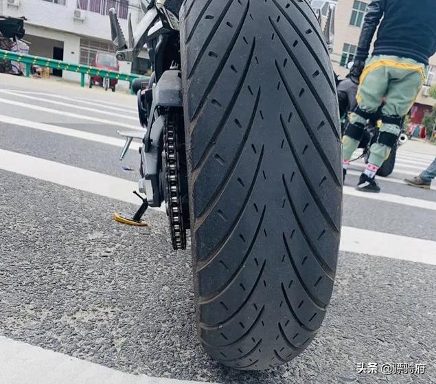 试驾本田CB650R,本田cb650r和川崎z900和duke790