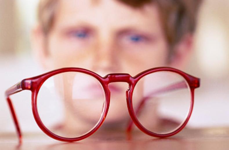 眼镜片花了能去店里抛光吗,眼镜片花了能够用砂纸打磨吗