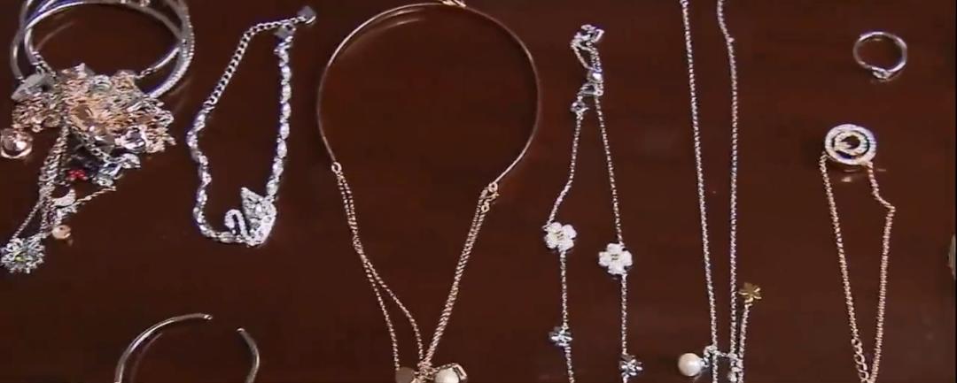 微信、闲鱼上“闪闪动人”的名牌首饰，其实是……|深夜有聊