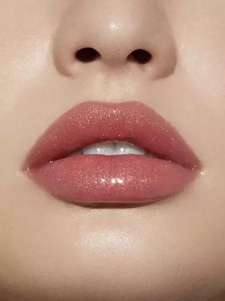 厚嘴唇有多美,厚嘴唇也很好看的女生