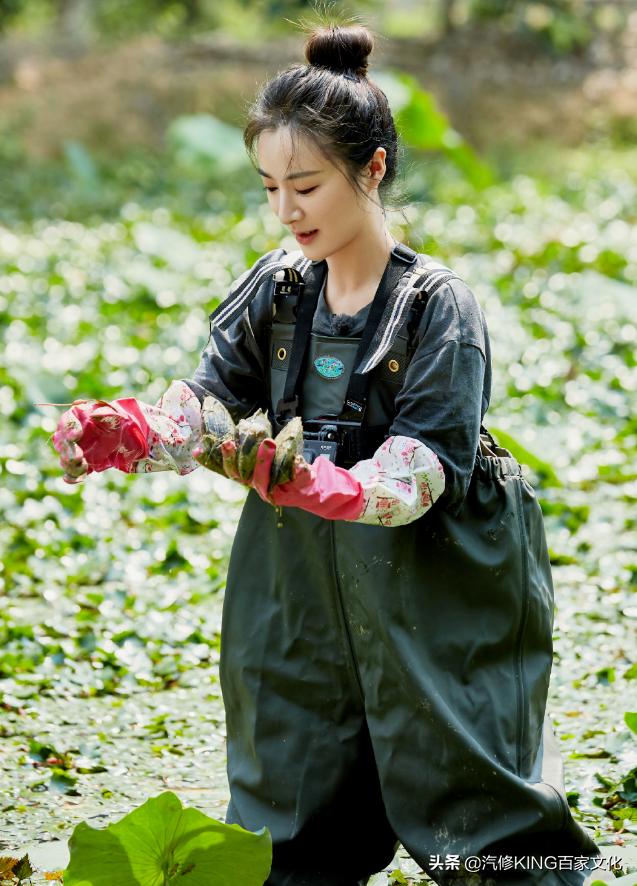 网红也能逆袭？看到薇娅的“原装脸”后，旧照的样子太不真实