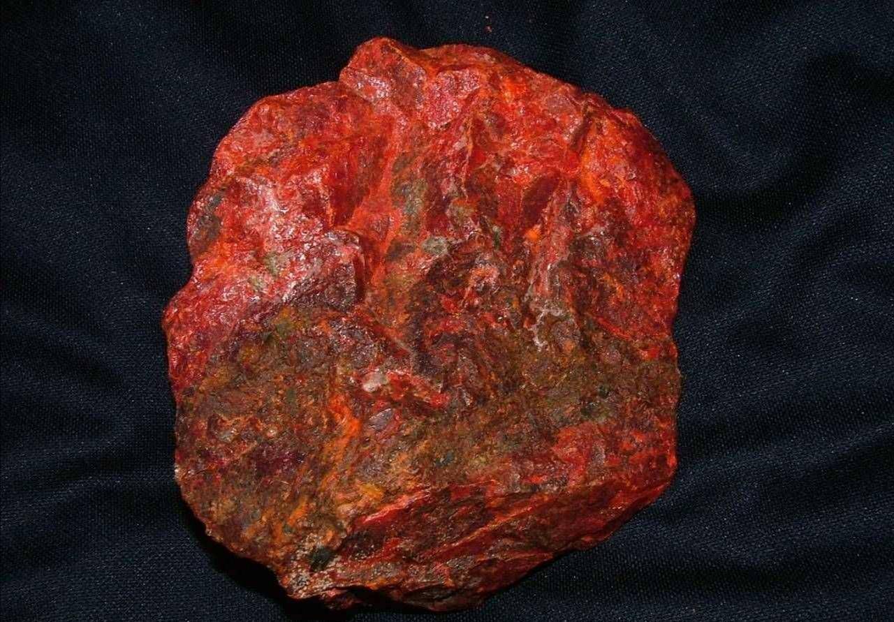 秦始皇陵有水银尸体怎么放进去的,秦始皇陵里面为何有大量的水银