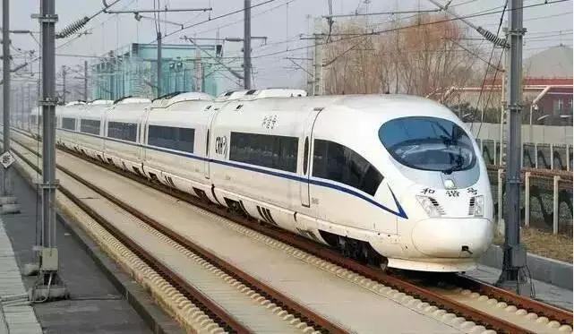 鎴戜滑鐨勮蹇嗘濡備竴鏉℃祦鍔ㄧ殑澶ф渤,绌垮煄璁板繂