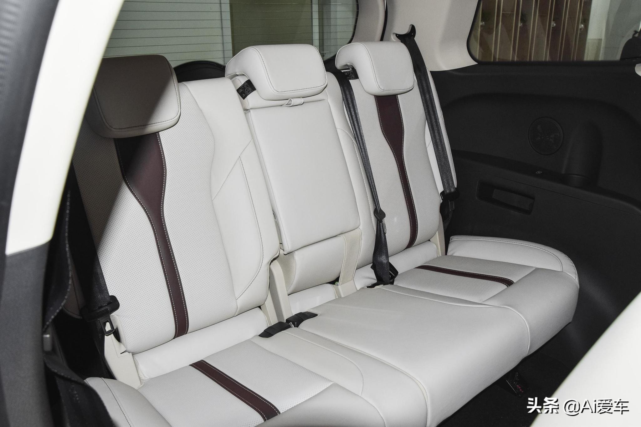 远志m1新能源七座空间如何,远志m12021款7座长续航行政版