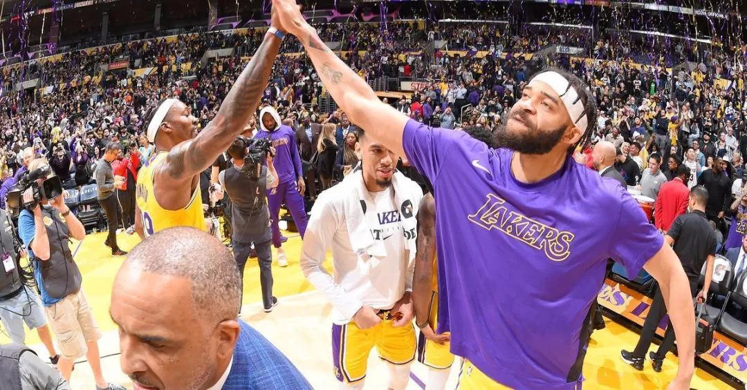 霍华德救赎之旅,超人回来了霍华德视频