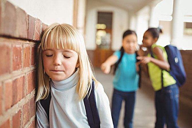 孩子挨打不还手是性格脆弱吗,孩子挨打不认错是什么心理