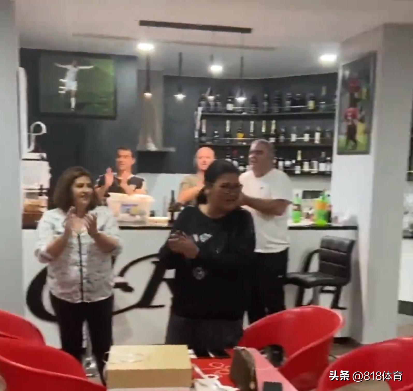 c罗回豪宅完全视频,c罗回里斯本给妈妈过生日