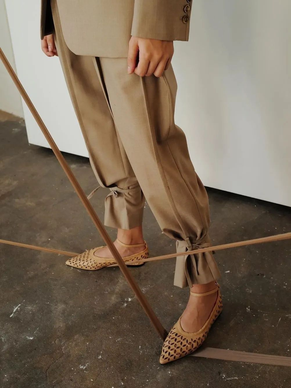 今年最火的4款凉鞋清爽又时髦,一双土到极致的凉鞋就是潮