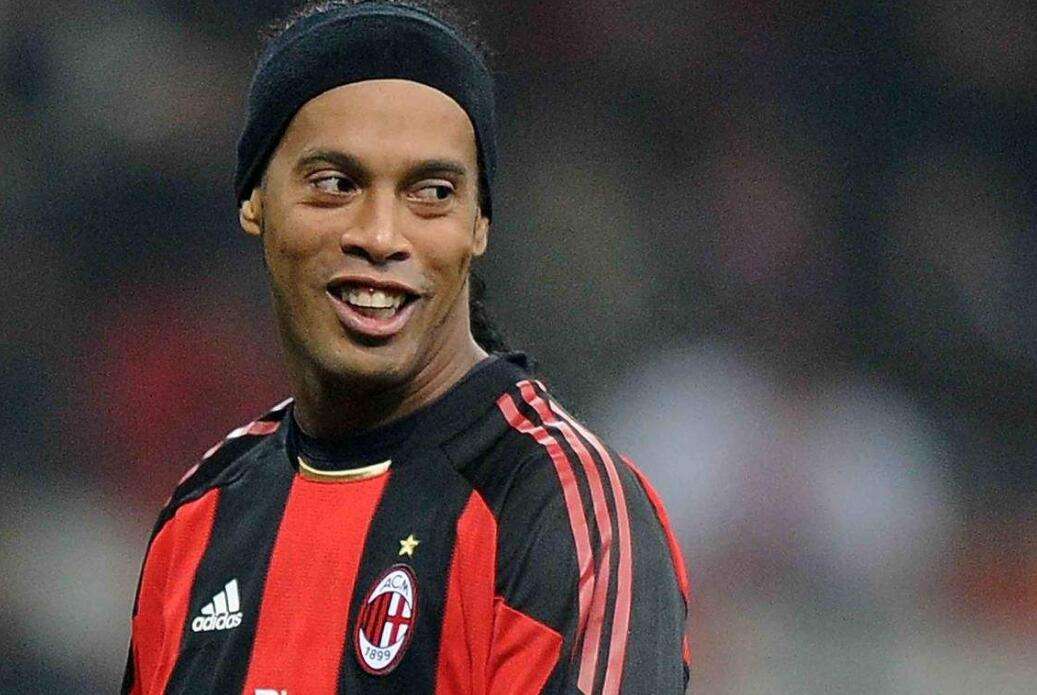 小罗监狱球王,监狱球王小罗完全版