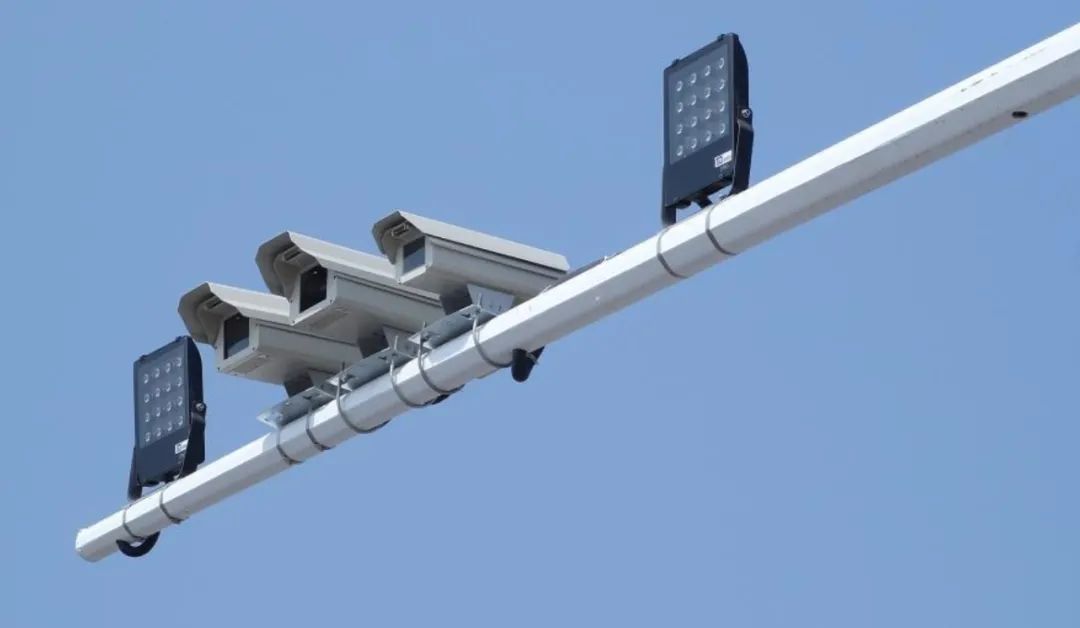 违章抓拍挣钱最多的摄像头,摄像头拍违章一年能够赚多少