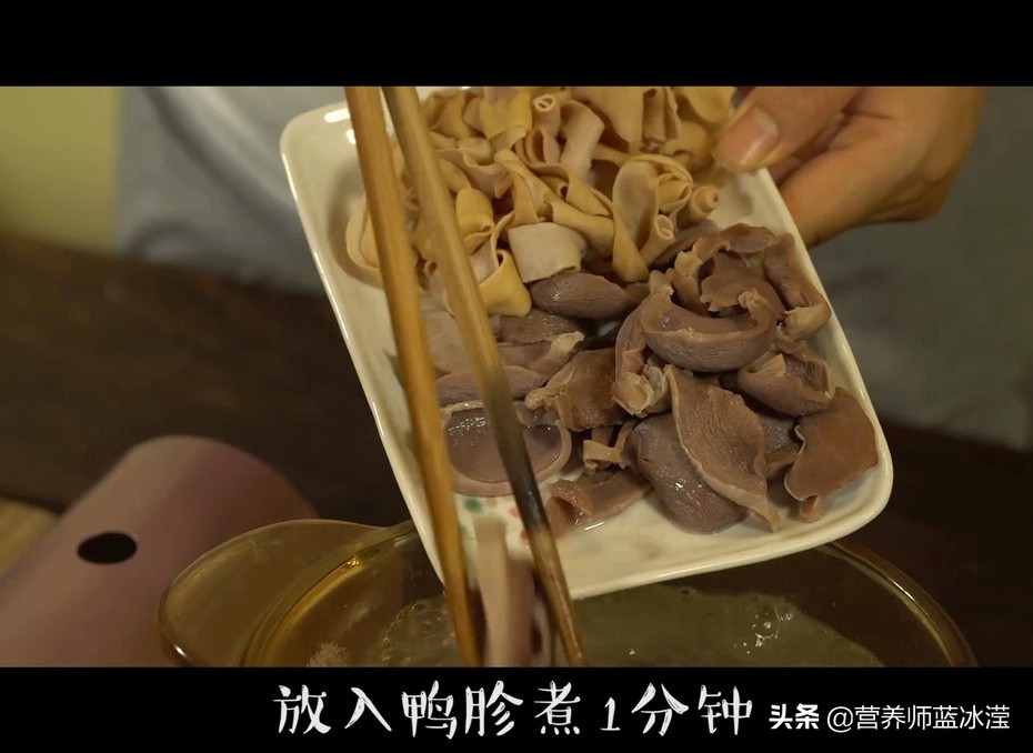 八个月宝宝缺铁能够吃鸭血吗,缺铁性贫血一周吃几次鸭血