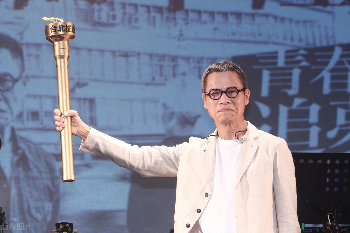 罗大佑台北演唱会失败，被吐槽长得难看嗓音难听：我终于不红了