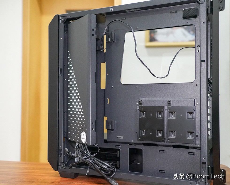 颜控玩家新选择安钛克NX1000机箱体验