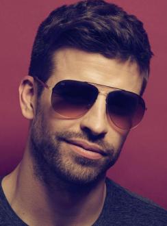 球星有多赚钱,皮克除了踢球还在干嘛