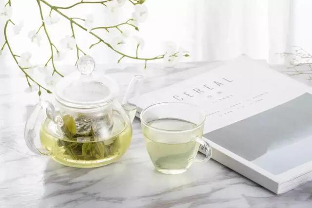 龙井茶和竹叶青茶哪个好,龙井茶和竹叶青茶哪个好喝