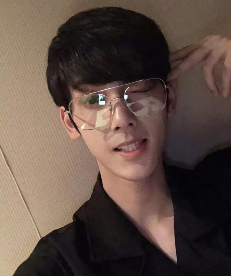 今年最流行的眼镜框,最近比较流行什么眼镜框