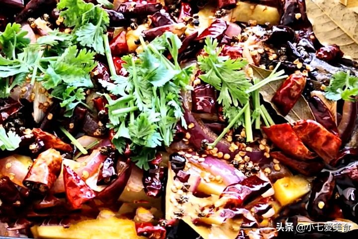 焦香烤鱼如何做,焦香烤鱼的制作方法