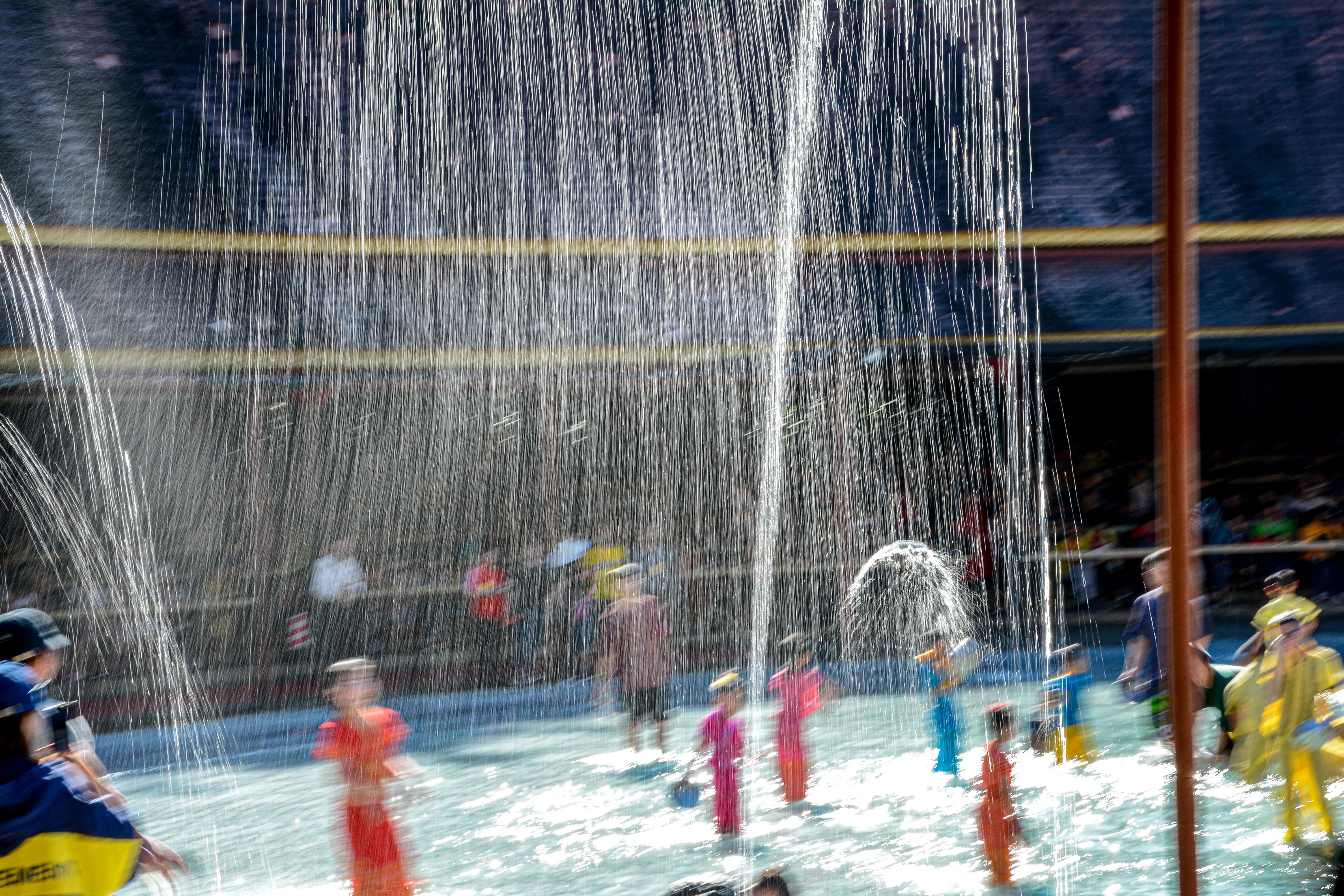 傣族泼水节打鼓完全版,傣族泼水节欢歌
